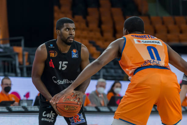 一直被视作 一直被视作