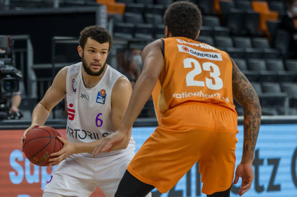 姚明不再兼任CBA公司董事长